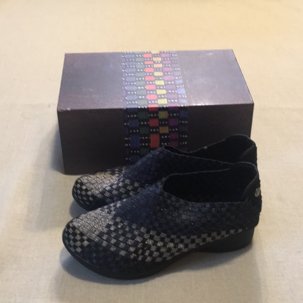 Bernie Mev flats, new with box, size 40